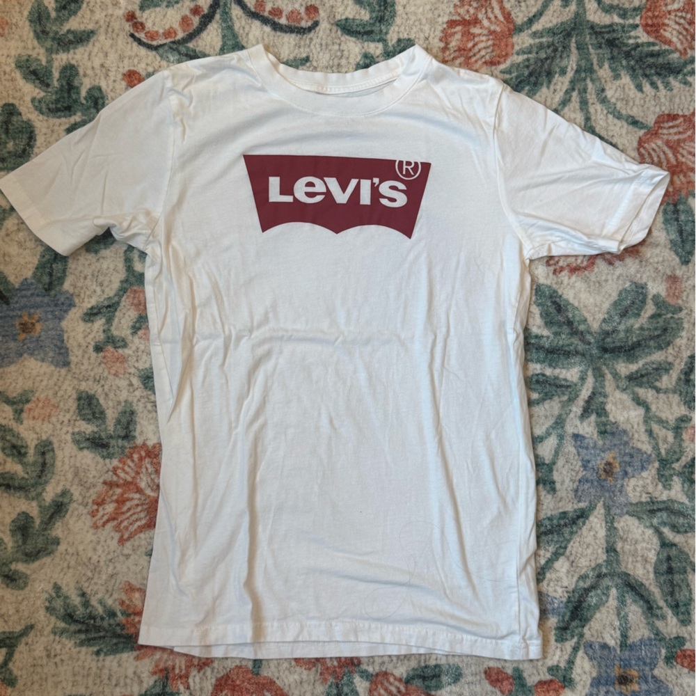 Levi's White Tee with Burgundy Logo